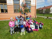 Stavíme Májku ve školce